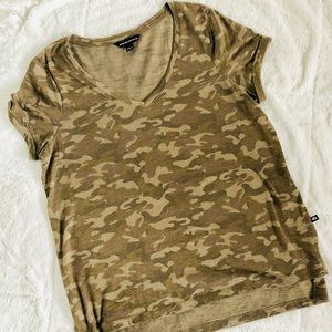Women’s medium camo top
